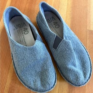Viba size 40 denim linen shoes with removable insoles